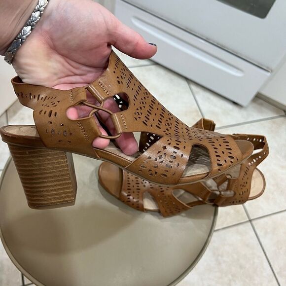 11W Cloudwalkers by Avenue Peep toe side zip  Brown - Picture 5 of 8